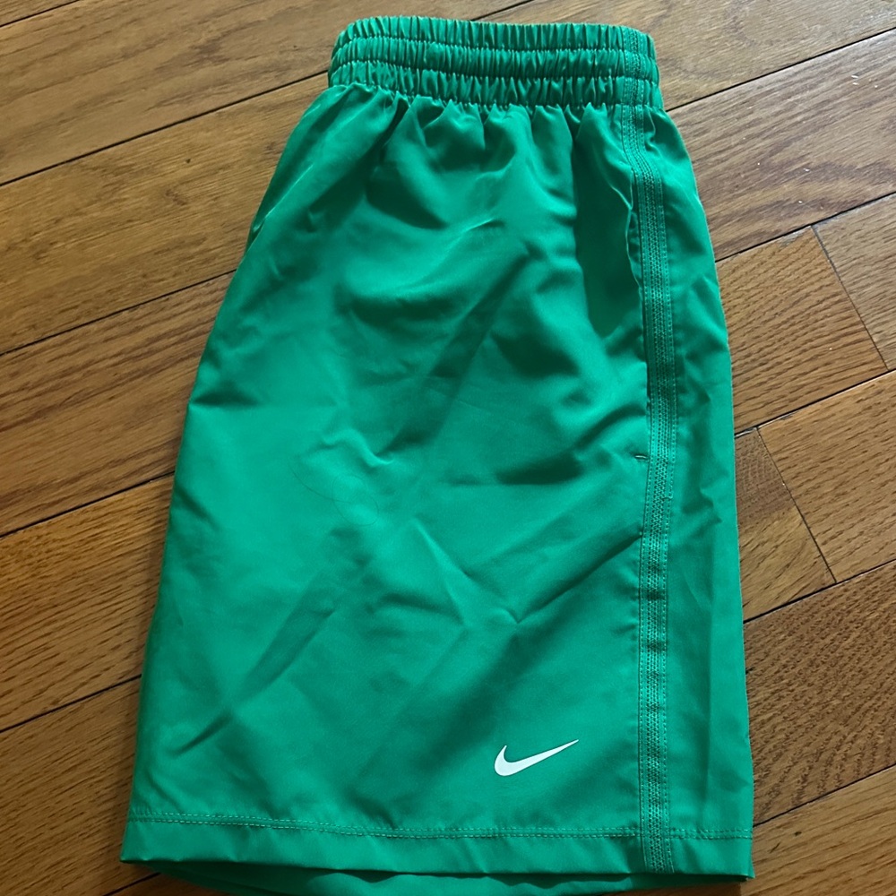 Nike Green Performance Athletic Shorts Dri Fit Medium EUC perfect for school